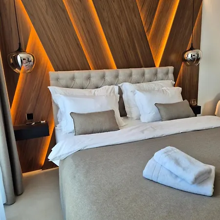 Pearl Penthouse *
